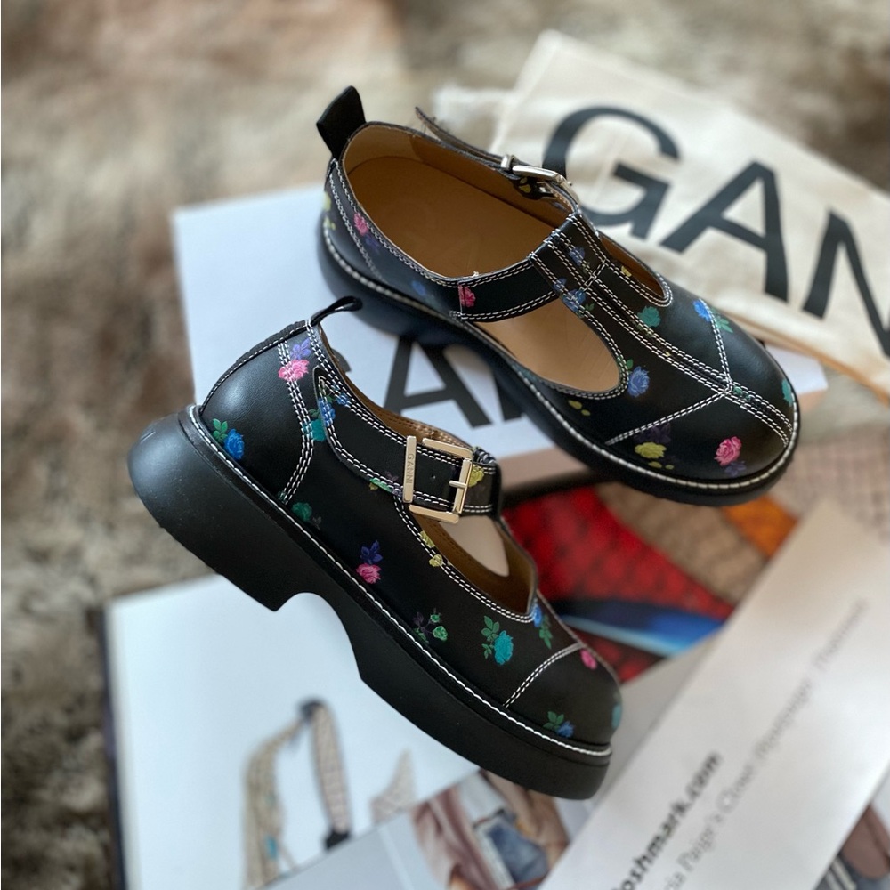 GANNI Floral-Print Leather Mary Jane Pumps